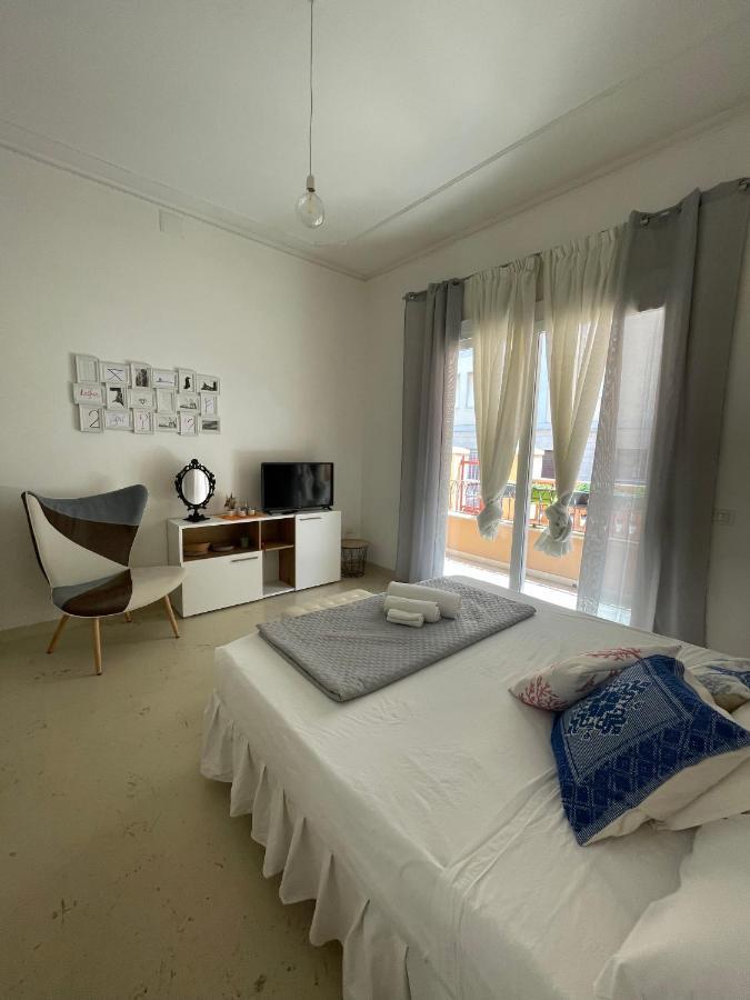 Heidi's Apartment Alghero Esterno foto